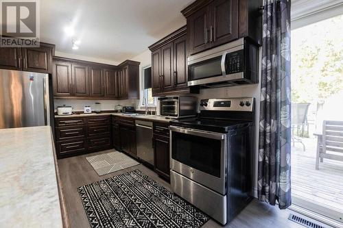 3882 Hamilton Dr, Hilton, ON - Indoor Photo Showing Kitchen