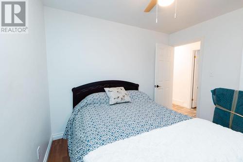 3882 Hamilton Dr, Hilton, ON - Indoor Photo Showing Bedroom