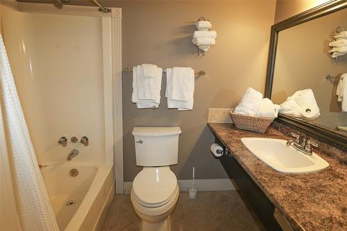 409-411-1151 Gerry Sorensen Way, Kimberley, BC - Indoor Photo Showing Bathroom