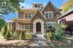 720 PARKDALE AVENUE  Ottawa, ON K1Y 1J3