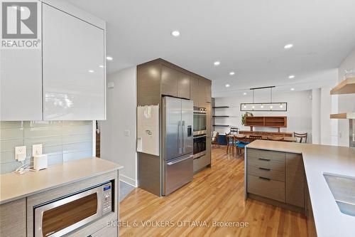 826 Quinlan Road, Ottawa, ON - Indoor Photo Showing Kitchen