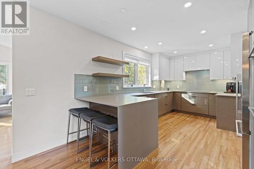 826 Quinlan Road, Ottawa, ON - Indoor Photo Showing Kitchen With Upgraded Kitchen