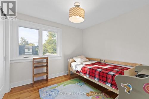 826 Quinlan Road, Ottawa, ON - Indoor Photo Showing Bedroom