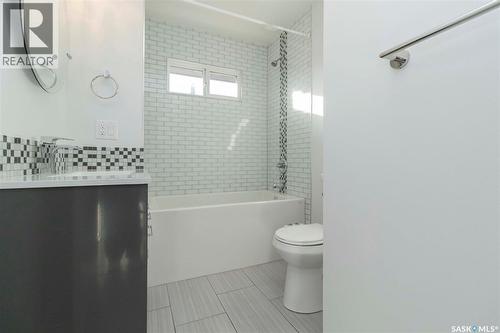 2406 Cairns Avenue, Saskatoon, SK - Indoor Photo Showing Bathroom