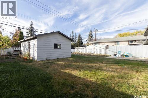2406 Cairns Avenue, Saskatoon, SK - Outdoor