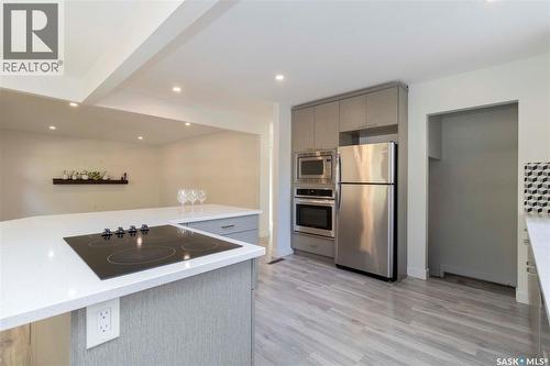 2406 Cairns Avenue, Saskatoon, SK - Indoor Photo Showing Kitchen