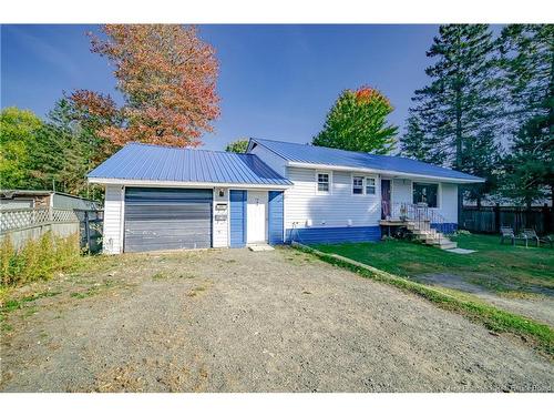 26 Hachey AVE  Fredericton, NB E3A 3X6