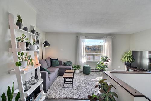 Living room - 2282 Route De St-Philippe, Val-D'Or, QC - Indoor Photo Showing Living Room