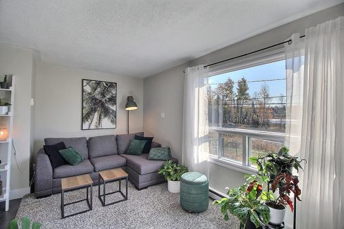 Living room - 2282 Route De St-Philippe, Val-D'Or, QC - Indoor Photo Showing Living Room