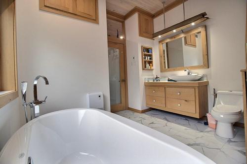 Salle de bains - 1919 Ch. Du Ski, Laniel, QC - Indoor Photo Showing Bathroom