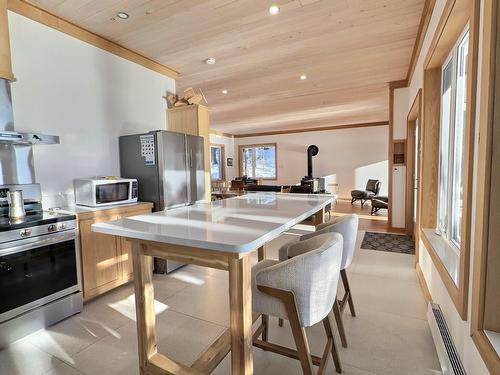 Cuisine - 1919 Ch. Du Ski, Laniel, QC - Indoor