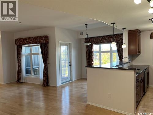 210 1220 Blackfoot Drive, Regina, SK - Indoor Photo Showing Kitchen