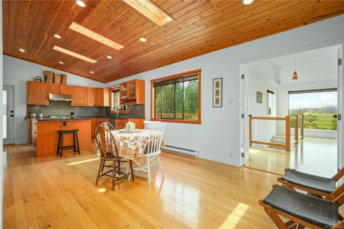 2439 Calais Rd, Duncan, BC 