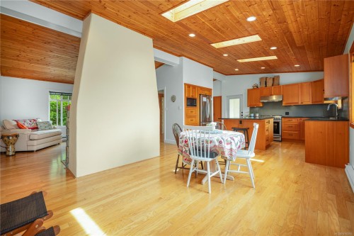 2439 Calais Rd, Duncan, BC 