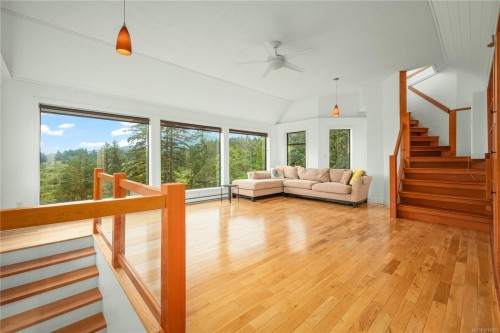 2439 Calais Rd, Duncan, BC 