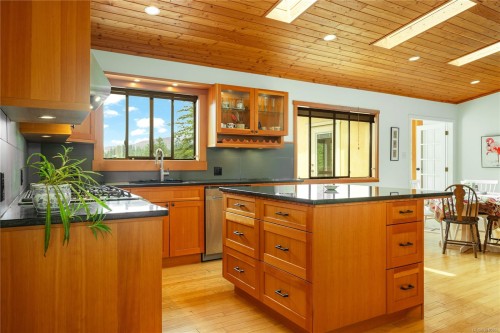 2439 Calais Rd, Duncan, BC 