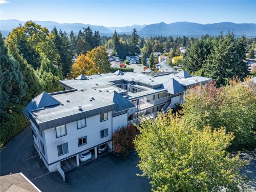 304-4685 Alderwood Pl, Courtenay, BC - Outdoor With View