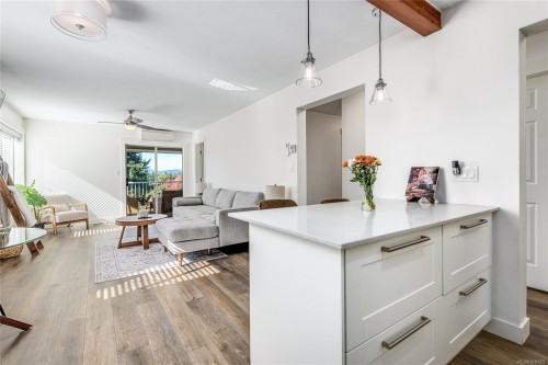 304-4685 Alderwood Pl, Courtenay, BC - Indoor