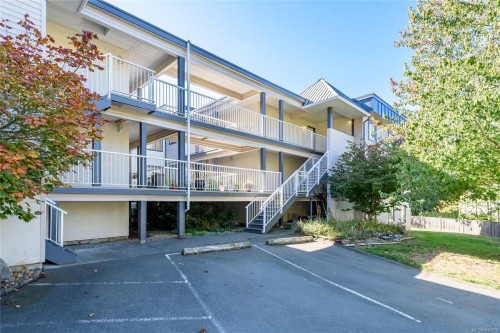 304-4685 Alderwood Pl, Courtenay, BC - Outdoor