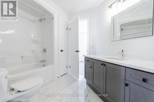 15 - 121A Moffatt Street, St. Catharines (Oakdale), ON - Indoor Photo Showing Bathroom