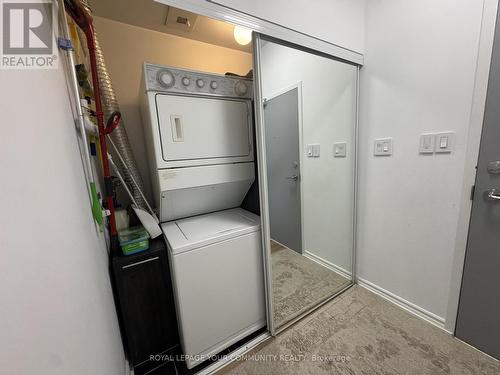 1101 - 39 Parliament Street, Toronto, ON - Indoor Photo Showing Laundry Room