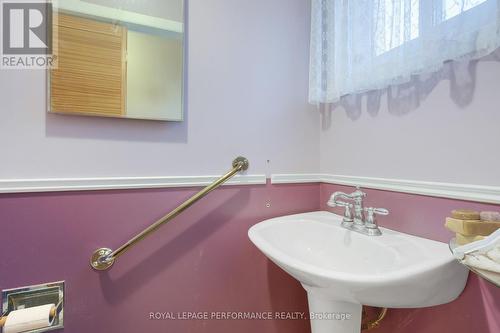 1273 Anoka Street, Ottawa, ON - Indoor Photo Showing Bathroom