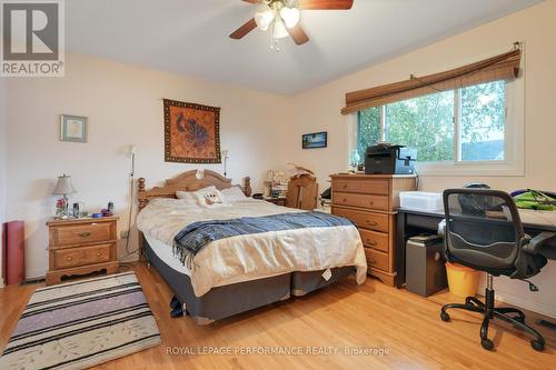1273 Anoka Street, Ottawa, ON - Indoor Photo Showing Bedroom