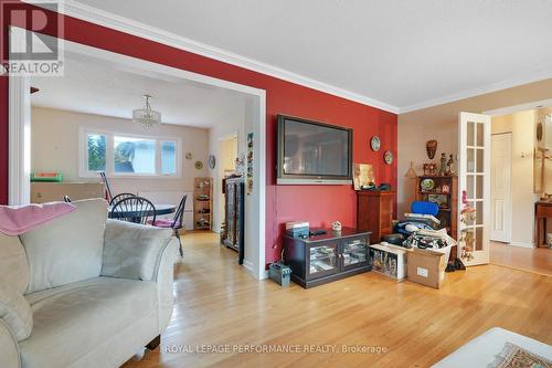 1273 Anoka Street, Ottawa, ON - Indoor Photo Showing Living Room