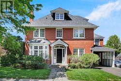 105 KENILWORTH STREET  Ottawa, ON K1Y 3Y8