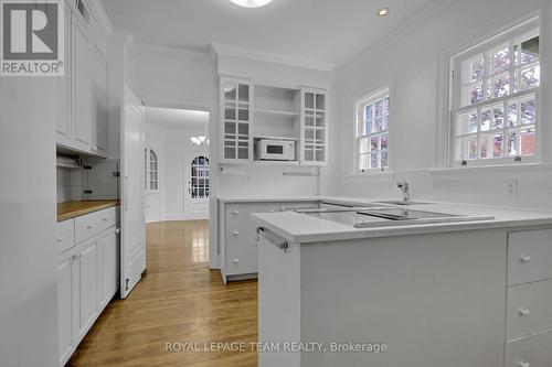 105 Kenilworth Street, Ottawa, ON - Indoor Photo Showing Kitchen
