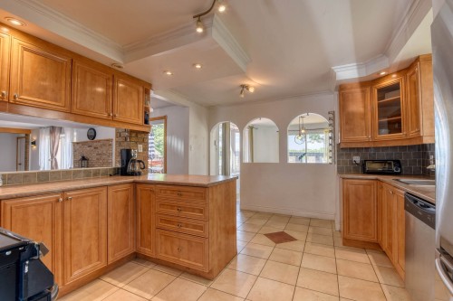 Kitchen - 15 Rue Alfred, Laval (Sainte-Rose), QC - Indoor Photo Showing Kitchen