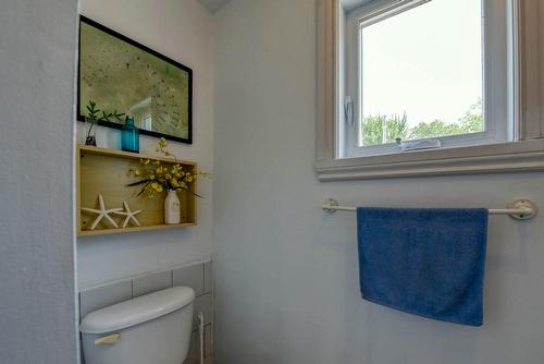 Bathroom - 15 Rue Alfred, Laval (Sainte-Rose), QC - Indoor Photo Showing Bathroom