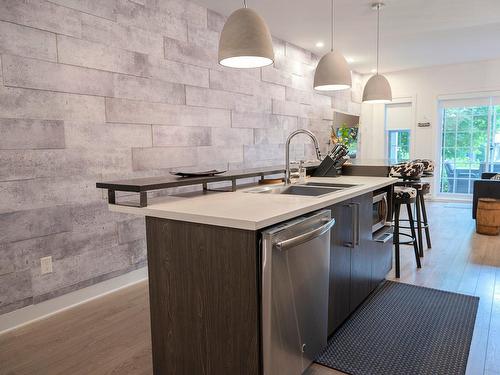 Cuisine - 112-1410 Av. De Rochechouart, Saint-Jérôme, QC - Indoor Photo Showing Kitchen With Double Sink With Upgraded Kitchen