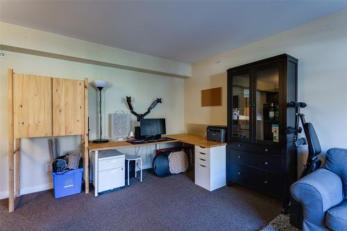 205A-1475 Glenmore Road, Kelowna, BC - Indoor
