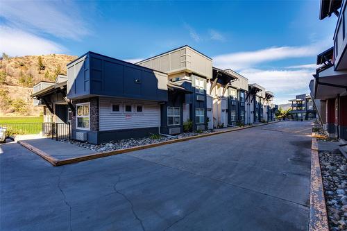 205A-1475 Glenmore Road, Kelowna, BC - Outdoor