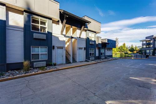 205A-1475 Glenmore Road, Kelowna, BC - Outdoor