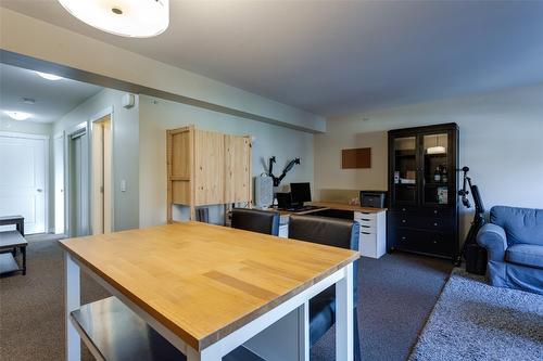 205A-1475 Glenmore Road, Kelowna, BC - Indoor