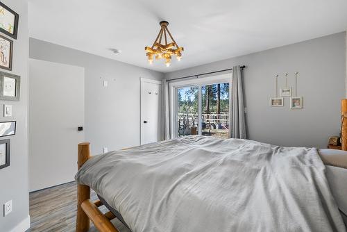 7502 Highway 95A, Kimberley, BC - Indoor Photo Showing Bedroom