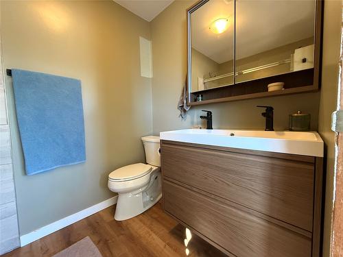 350A Kimberley Avenue, Kimberley, BC - Indoor Photo Showing Bathroom