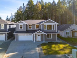 811 Stringer Way  Ladysmith, BC V9G 0A7