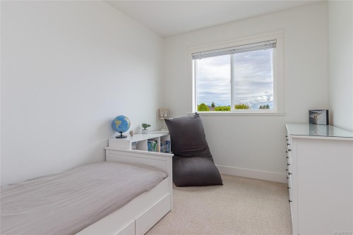 606 Stevens Pl, Ladysmith, BC 