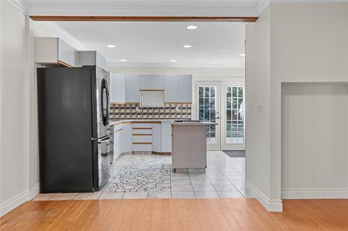 3585 Otter Lake Road, Armstrong, BC - Indoor Photo Showing Kitchen