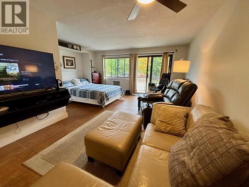800 Mackenzie Avenue Unit# 102, Revelstoke, BC - Indoor Photo Showing Bedroom