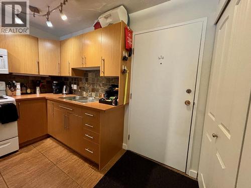 800 Mackenzie Avenue Unit# 102, Revelstoke, BC - Indoor Photo Showing Kitchen With Double Sink