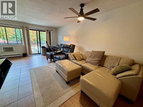800 Mackenzie Avenue Unit# 102, Revelstoke, BC - Indoor Photo Showing Living Room
