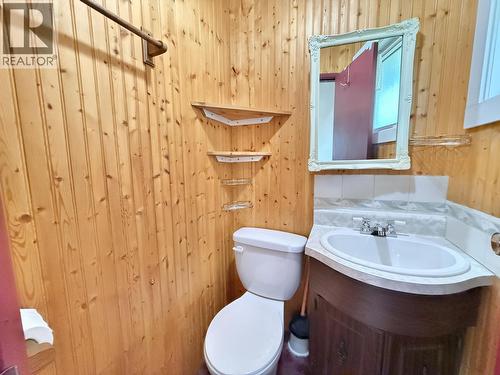 768 Vaughan Street, Quesnel, BC - Indoor Photo Showing Bathroom
