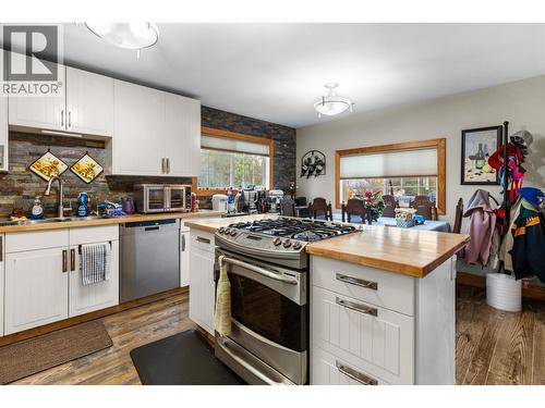 7945 Shelley Townsite Road, Prince George, BC - Indoor Photo Showing Kitchen