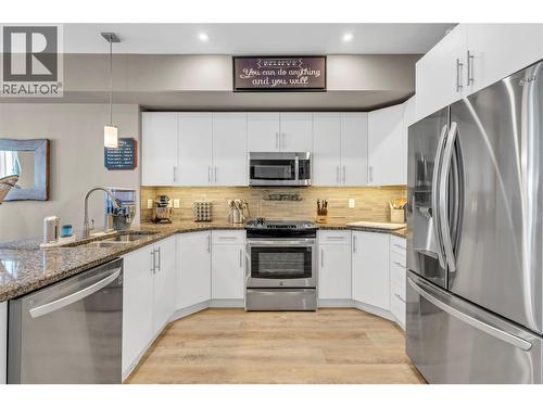 801 Ontario Street Unit# 104, Penticton, BC - Indoor Photo Showing Kitchen With Stainless Steel Kitchen With Double Sink With Upgraded Kitchen