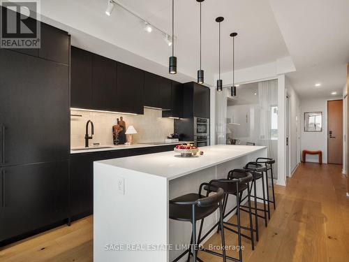 Tons of kitchen storage - Ph 621 - 899 College Street W, Toronto, ON - Indoor Photo Showing Kitchen With Upgraded Kitchen
