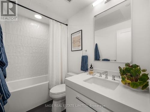 Second Bathroom - Ph 621 - 899 College Street W, Toronto, ON - Indoor Photo Showing Bathroom